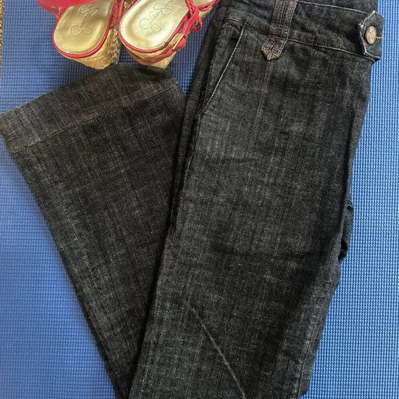 Stylish Gray Denim Jeans - Picture 2 of 10